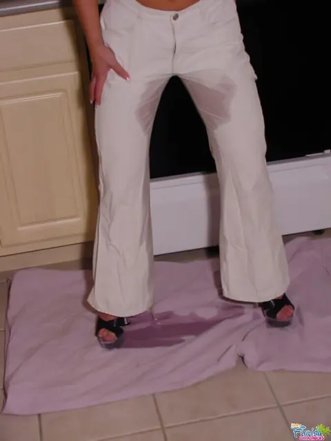 Busty Brunette Pisses in High Heels in the Kitchen – photo 9 of 12