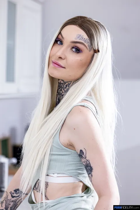 Tabitha Poison: Tall Tattooed Brunette Strips and Spreads Her Pussy – photo 2 of 21