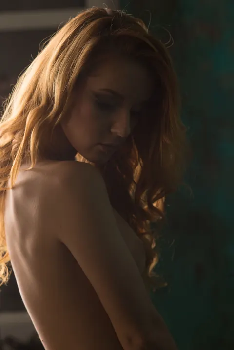 Roberta Berti: Slim Russian Redhead Undresses and Poses Nude – photo 21 of 21
