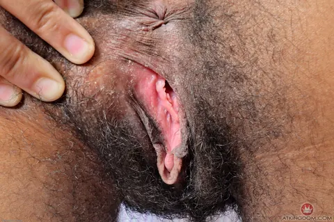 Olivia Green: Ebony Babe with Short Hair Spreads Her Hairy Pussy – photo 18 of 21