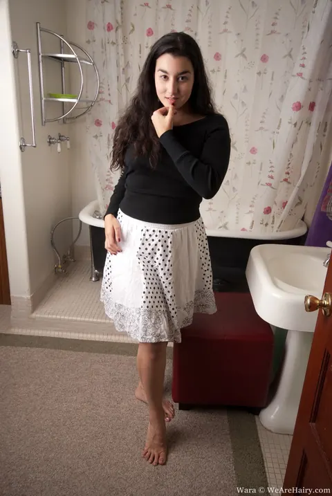 BBW Brunette Reveals Her Hairy Pussy in the Bathroom – photo 2 of 18
