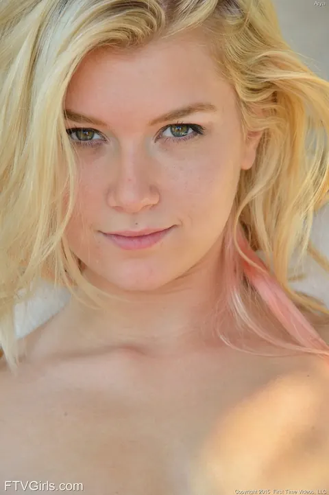 Arya Fae: Slim Tattooed Blonde Fucks a Dildo and Glass Bottle – photo 16 of 20