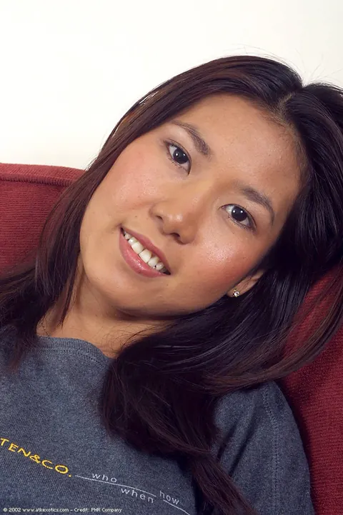 Luxi: Asian Brunette Reveals Her Shaved Pussy Up Close – photo 1 of 16