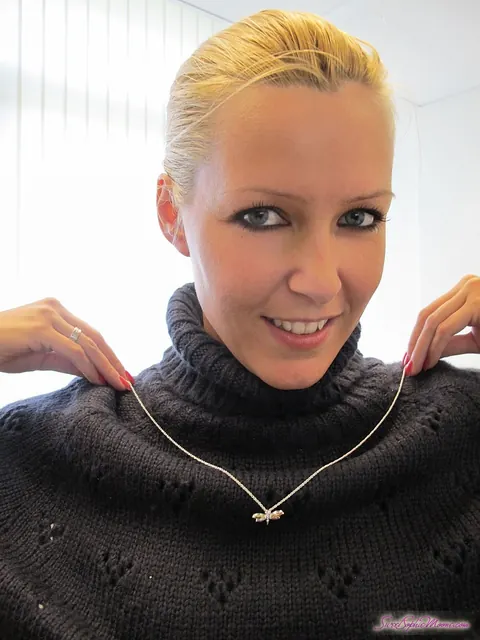 Sophie Moone: Slim European MILF Fucks Her Boyfriend on Christmas – photo 11 of 16