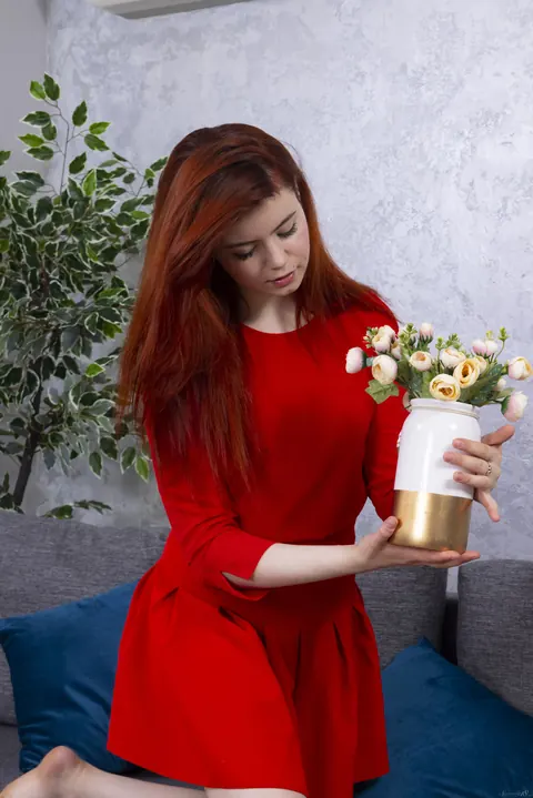 Kitsune Liss: Redhead Arches Back Showing Her Small Natural Tits – photo 2 of 21