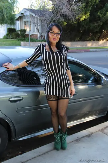 Mahina Zaltana – Asian MILF in Glasses Licks Her Partner's Ass and Gets Fucked
