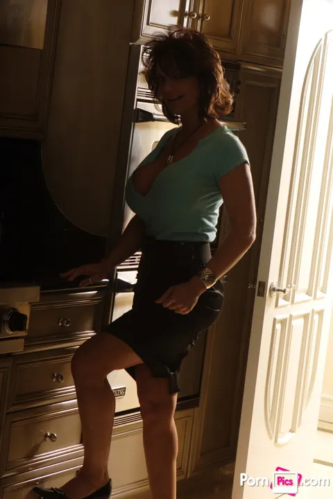Deauxma: Redhead MILF with Huge Fake Tits Strips Out of Her Lingerie – photo 15 of 21