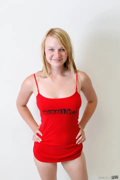 Maci More: Skinny Blonde Strips Out of Her Dress for a Threesome – photo 4 of 17