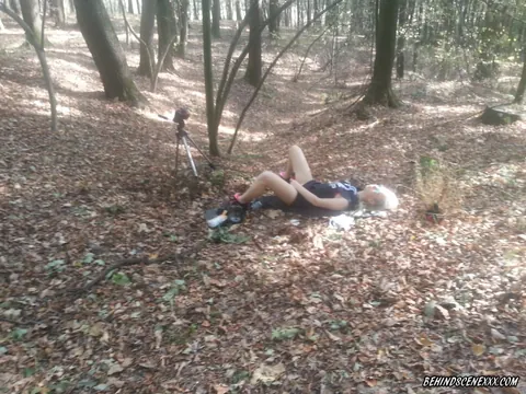 PAWG Masturbates with a Dildo on Leafy Forest Ground – photo 6 of 20