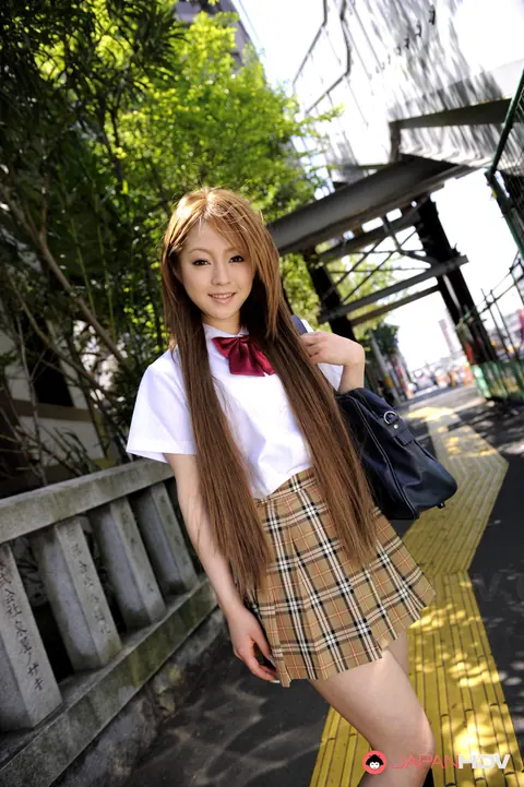 Ria Sakurai: Japanese Redhead Lifts Her Skirt and Flashes Panties Outdoors – photo 10 of 15