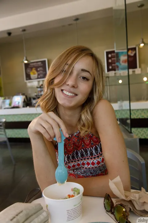 Dallas Mills: Slim Babe Flashes Panties Outdoors – photo 4 of 12