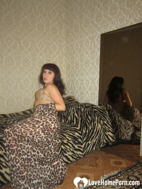 Brunette MILF Strips Nude, Fingers Her Pussy and Spreads Wide – photo 4 of 21