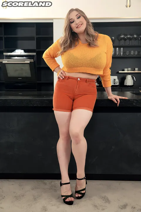 Cheryl Blossom: BBW Blonde Frees Her Big Natural Tits from Lingerie and Shorts – photo 1 of 16