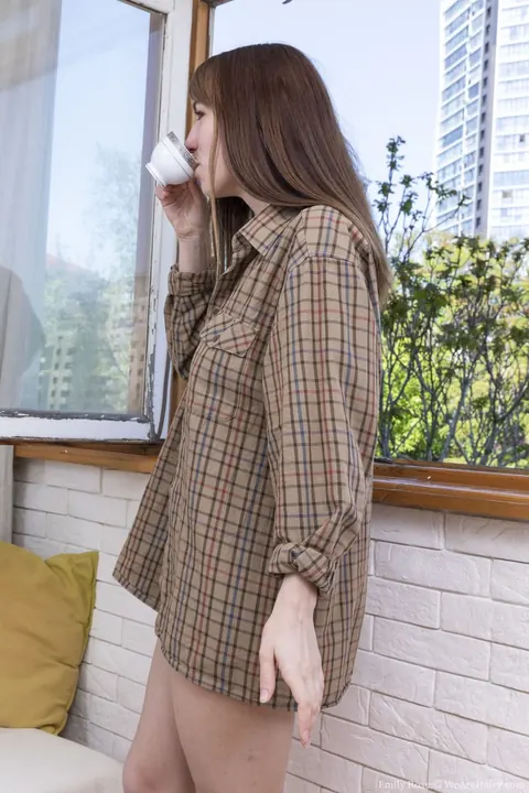 Emily Rose: Blonde MILF Poses Nude and Spreads Her Legs – photo 2 of 20