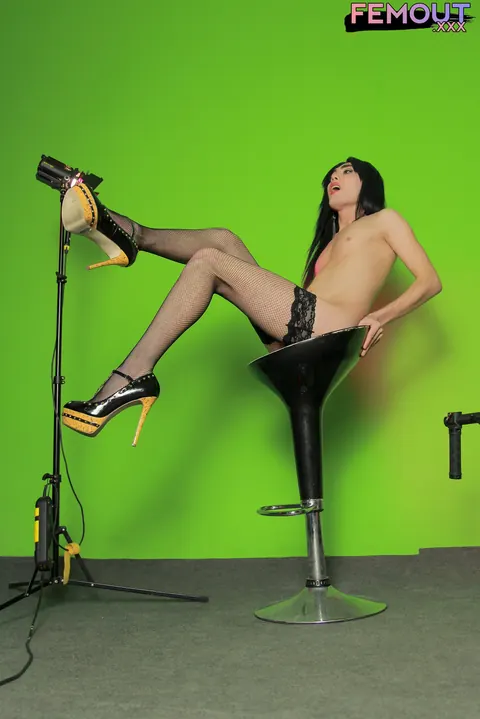 Trans Woman Lets Skirt Fall and Poses Nude – photo 12 of 16