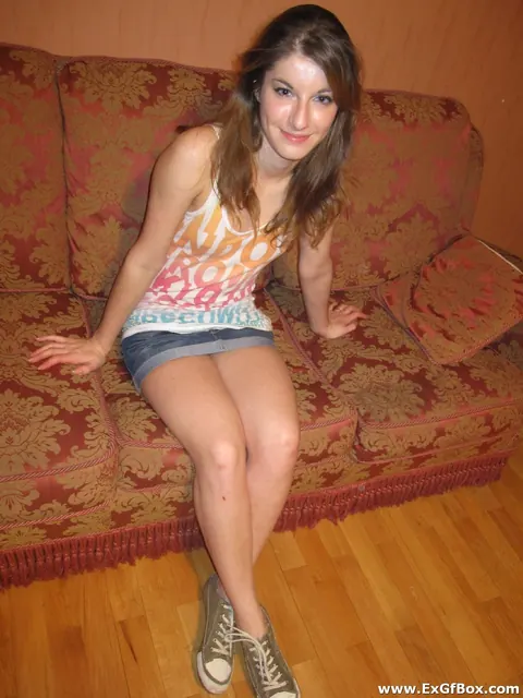 Slim Amateur Poses Topless in Panties – photo 11 of 20