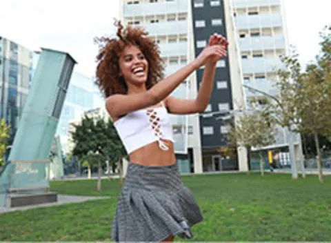 Selva Lapiedra: Thick Latina Redhead Takes Anal in Her Skirt Outdoors – photo 13 of 21