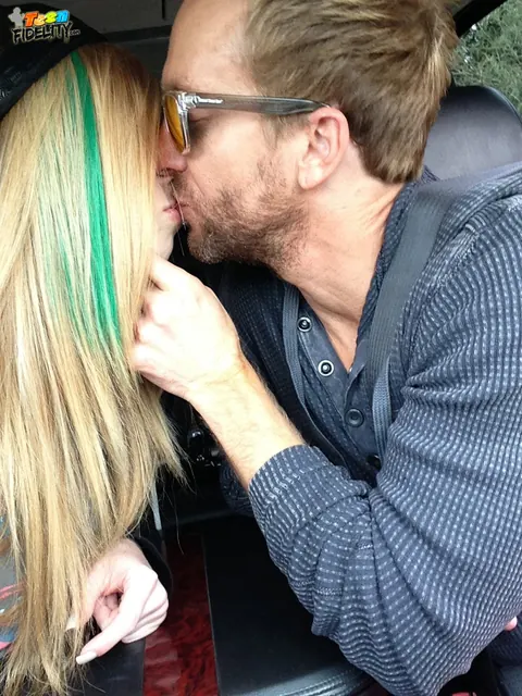 Taylor Whyte: Blonde in Jeans and Panties Sucks and Rides Her Partner – photo 18 of 20