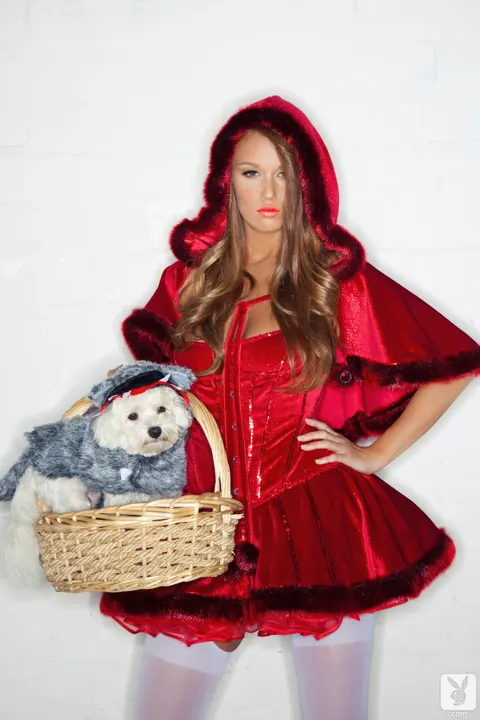 Leanna Decker: Slim Redhead with Big Natural Tits Strips Out of Her Uniform – photo 14 of 21