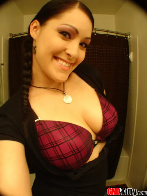 Brunette with Big Tits Pulls Bra Straps Down in Lingerie Selfie – photo 4 of 12