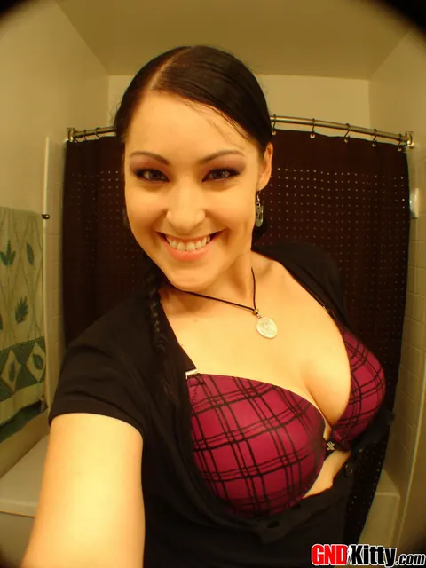 Brunette with Big Tits Pulls Bra Straps Down in Lingerie Selfie – photo 5 of 12