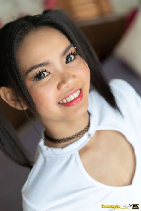 Thai Woman in High Heels Strips and Spreads – photo 3 of 20