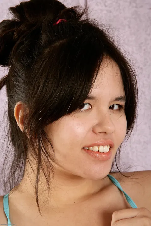 Asian Woman Spreads Her Hairy Pussy and Armpits – photo 1 of 21