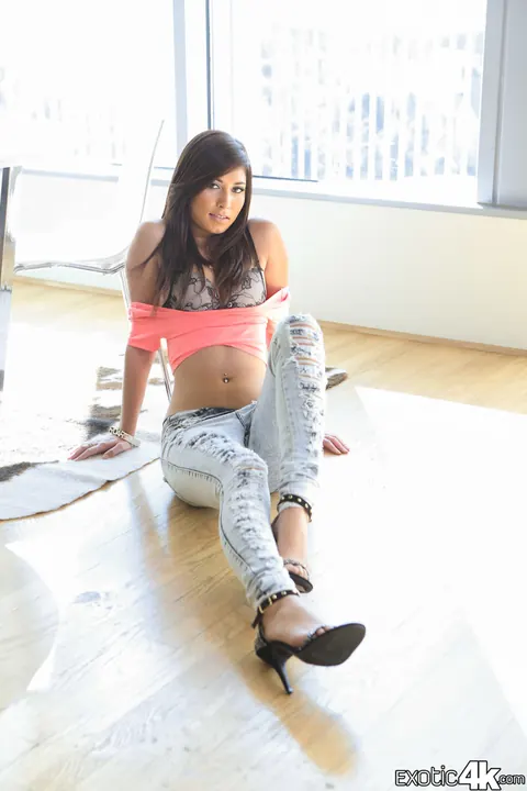 Kimberly Costa: Brunette with Small Natural Tits Bares All and Spreads on the Bed – photo 3 of 17