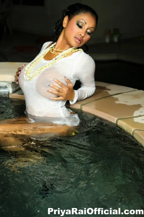 Priya Anjali Rai: Busty Indian MILF Spreads Her Pussy in the Hot Tub – photo 7 of 12