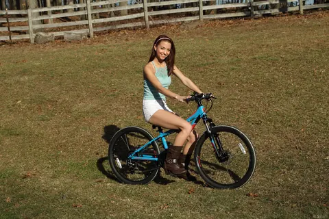 Paisley Rae: Petite Redhead in Boots Toys Her Shaved Pussy Outdoors – photo 2 of 21