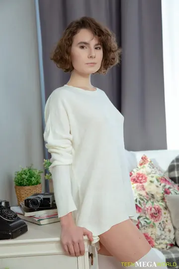Darcy Dark – Petite Russian Brunette Gets Fucked Anal and Takes a Facial