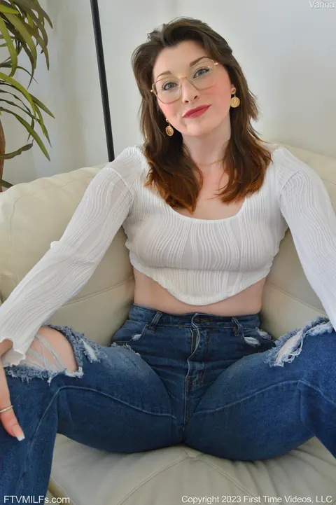 MILF in Jeans and Glasses Masturbates with a Dildo – photo 3 of 20