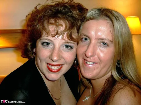 Curvy Claire: British Blonde and Redhead MILFs Finger and Lick Each Other – photo 3 of 20