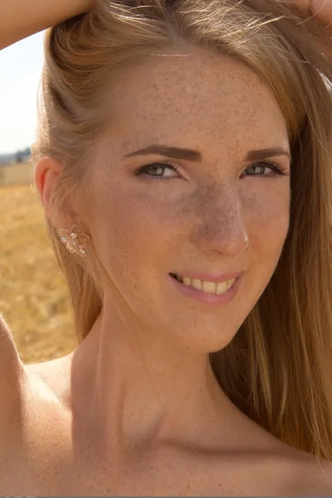 Eva Jane: Skinny Redhead Spreads Her Shaved Pussy Outdoors – photo 15 of 20