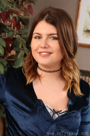 Jasmine Brooks – Brunette BBW Teases in Stockings and Panties