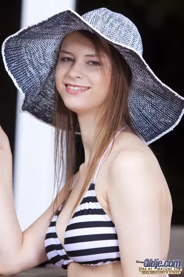Beata Undine – Brunette Sucks Cock and Gets Her Hairy Pussy Licked Outdoors