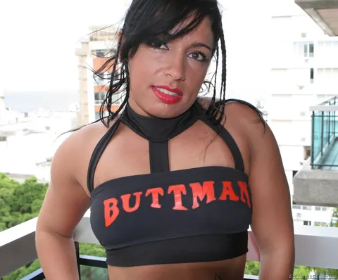Claire Adams: Thick Brazilian MILF Spreads Wide Showing Her Monster Ass – photo 2 of 16