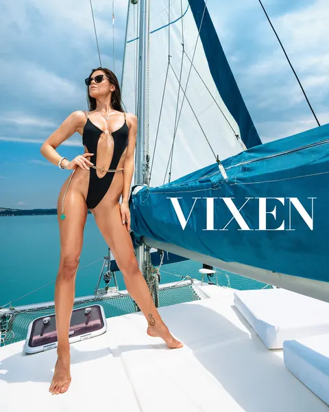 Slim Czech Beauty Sucks and Rides on a Yacht – photo 1 of 20
