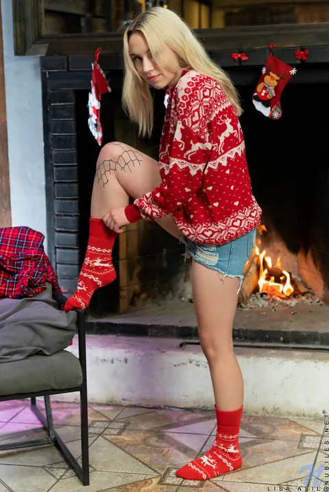 Lisa Nixon: Petite Russian Blonde Bares Her Puffy Pussy for Christmas – photo 2 of 21
