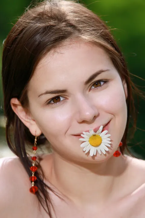Ukrainian Brunette Pulls Shorts Aside to Spread Her Shaved Pussy in the Forest – photo 12 of 21