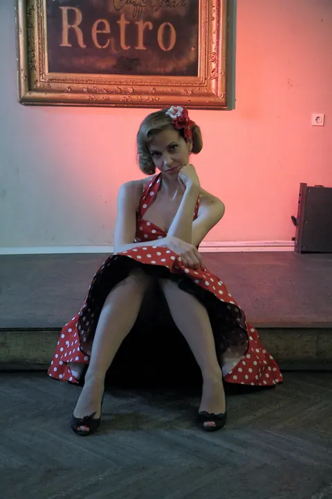 Short-Haired Redhead Poses in a Dress and Heels – photo 19 of 20