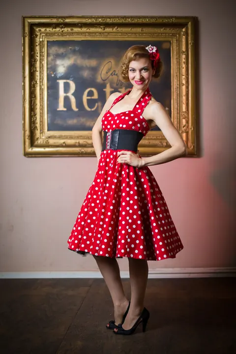 Short-Haired Redhead Poses in a Dress and Heels – photo 7 of 20