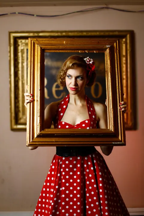 Short-Haired Redhead Poses in a Dress and Heels – photo 16 of 20