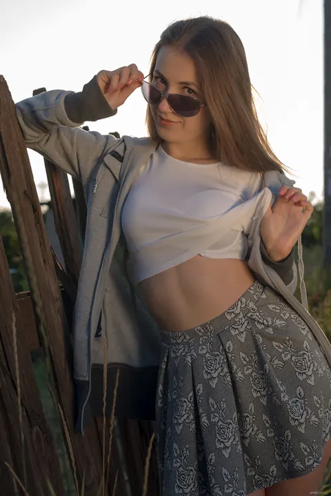Hrizantema: Ukrainian Brunette in Glasses Undresses in the Forest – photo 6 of 21