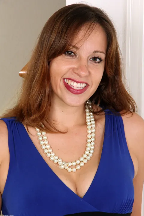 Cassandra Johnson: Petite Brunette MILF Strips Nude and Poses for the Camera – photo 1 of 21
