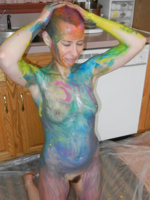 Petite Amateur Shows Her Trimmed Pussy Nude – photo 6 of 21
