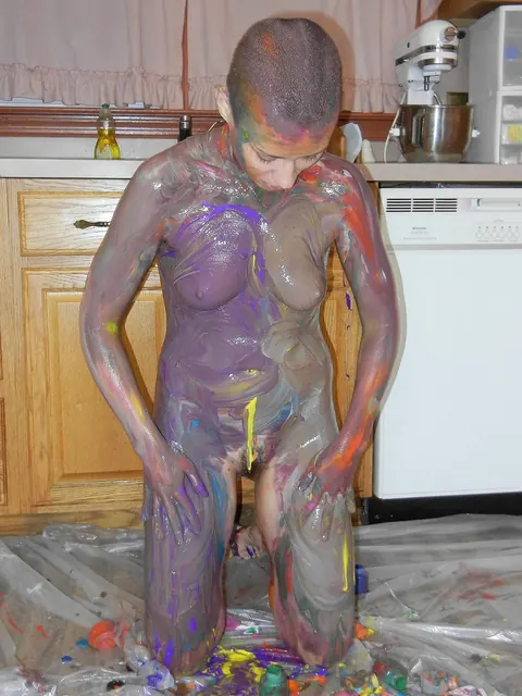 Petite Amateur Shows Her Trimmed Pussy Nude – photo 20 of 21