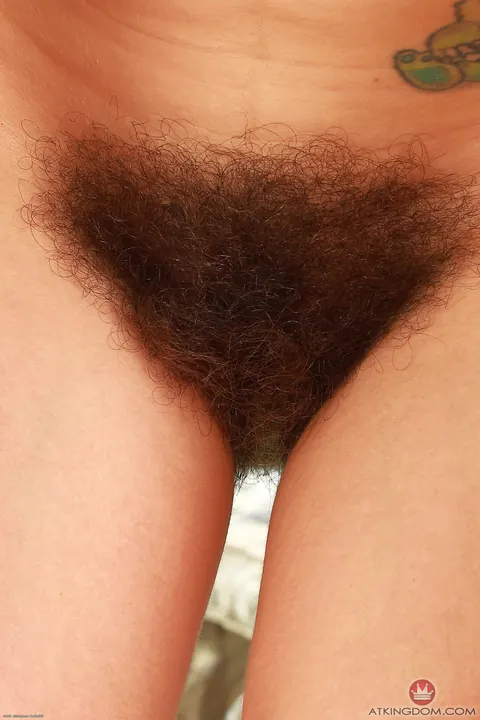 Pearl Sage: Tall Russian Blonde Spreads Her Hairy Asshole – photo 8 of 21
