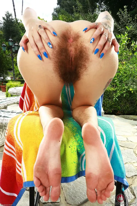 Pearl Sage: Tall Russian Blonde Spreads Her Hairy Asshole – photo 20 of 21