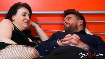 Sabrina Jade – Mature Blonde in Stockings Gives a Titjob Then Takes Cum on Her Big Tits